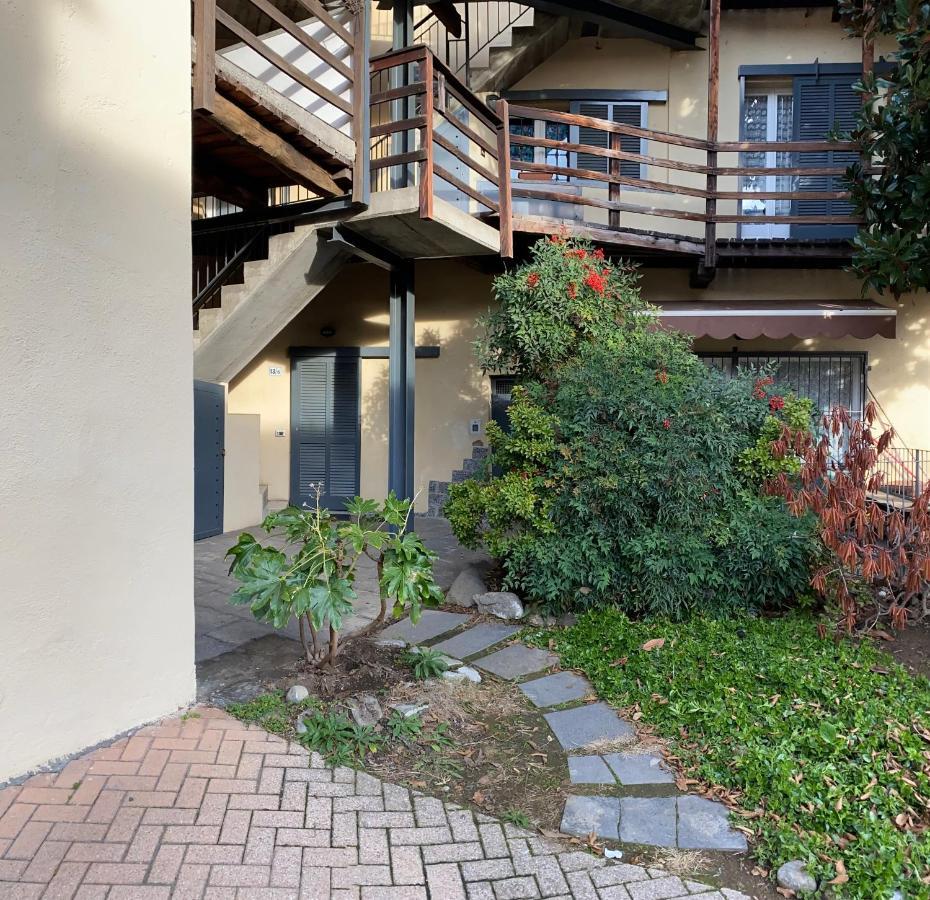 Vicolo Forno Apartment Mercallo Exterior photo