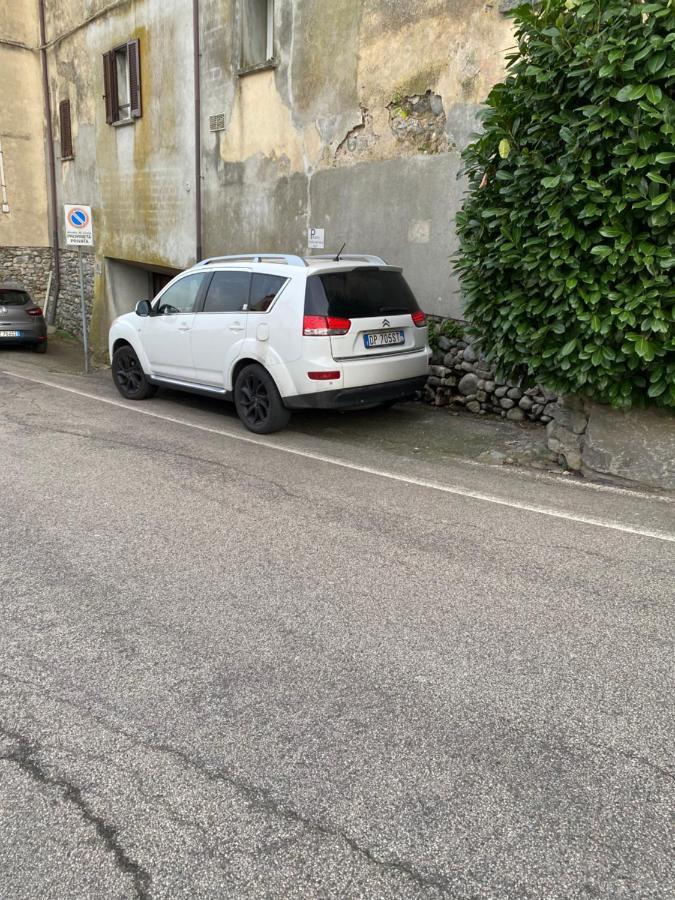 Vicolo Forno Apartment Mercallo Exterior photo